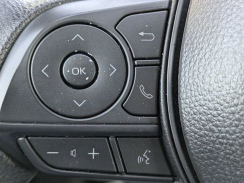 Used 2025 Toyota Corolla LE image 17