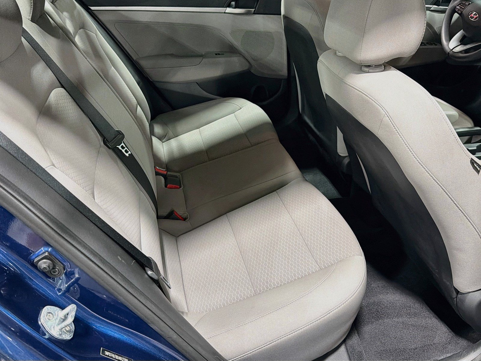 Used 2020 Hyundai Elantra SE FWD image 17