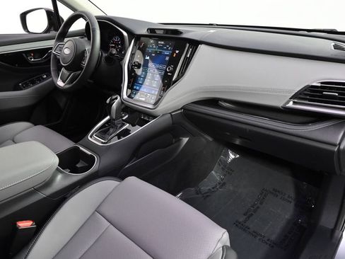 Used 2025 Subaru Outback Limited image 15