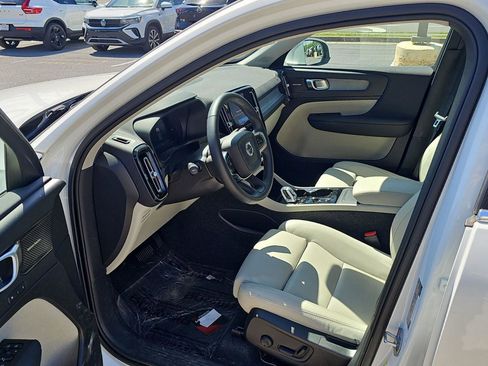 Used 2025 Volvo XC40 B5 Ultra w/ Climate Package AWD/4WD image 7