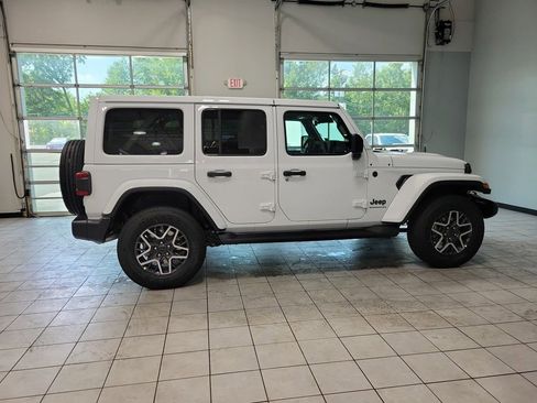 New 2025 Jeep Wrangler Sahara image 7