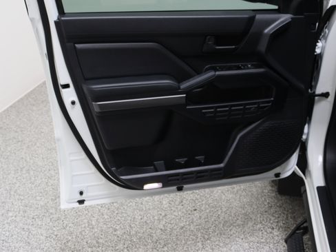 Used 2025 Toyota 4Runner SR5 RWD image 12