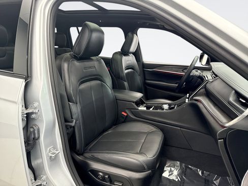 Used 2022 Jeep Grand Cherokee L Overland image 17