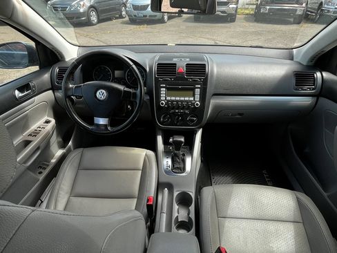 Used 2009 Volkswagen Jetta SE FWD image 13