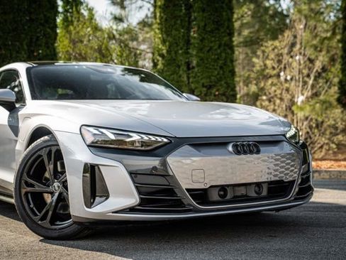 Used 2022 Audi e-tron GT Premium Plus image 6