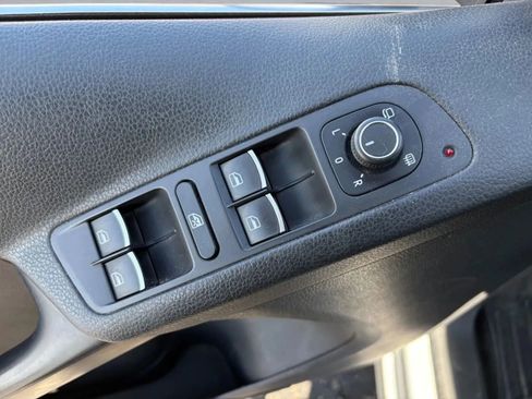 Used 2017 Volkswagen Tiguan SEL image 11