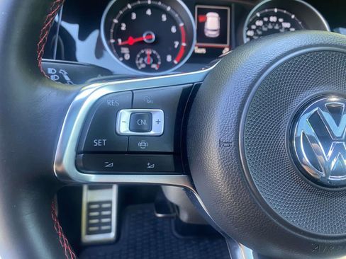 Used 2019 Volkswagen GTI SE FWD image 12