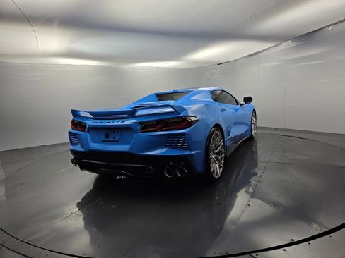 Used 2023 Chevrolet Corvette Stingray Premium Conv w/ Z51 Performance Package RWD image 8