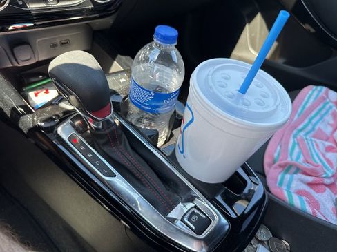 Used 2024 Chevrolet Trax RS image 17