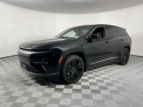 Used 2024 Jeep Wagoneer Launch Edition image 3