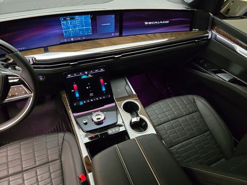 Used 2025 Cadillac Escalade Sport Platinum w/ LPO, Floor Liner Package image 22