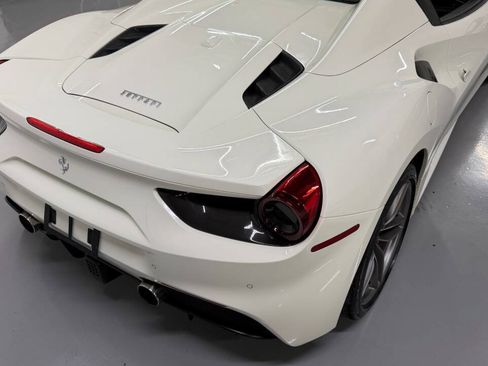 Used 2019 Ferrari 488 Spider RWD image 18