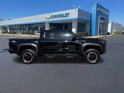 Used 2026 Toyota Tacoma TRD Off-Road AWD/4WD image 8