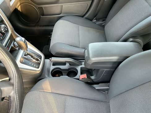 Used 2011 Dodge Caliber Mainstreet FWD image 23