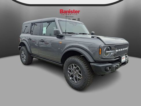 New 2025 Ford Bronco Badlands image 2