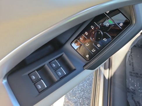New 2025 Audi Q5 Premium image 18