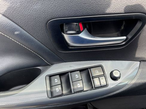 Used 2016 Toyota Sienna SE Premium FWD image 13