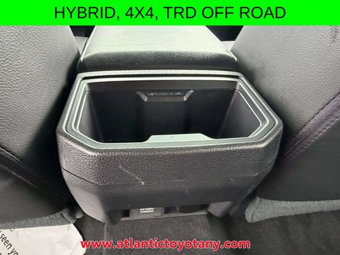 Used 2025 Toyota Tacoma TRD Off-Road AWD/4WD image 15