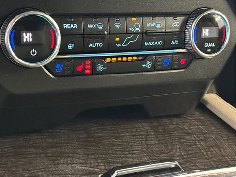 Used 2019 Ford Expedition Limited w/ Equipment Group 301A image 37