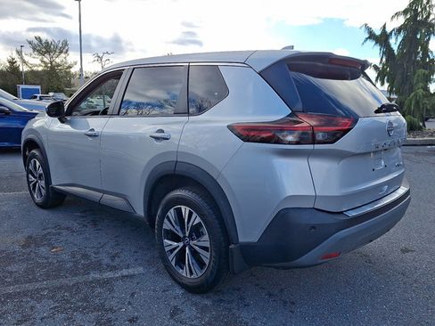 Certified 2022 Nissan Rogue SV image 5