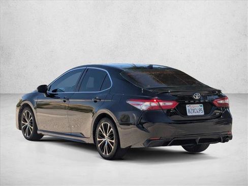 Used 2019 Toyota Camry SE w/ Carpet Mat Package FWD image 8
