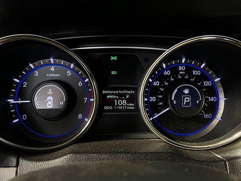 Used 2013 Hyundai Sonata Limited w/ Premium Pkg FWD image 10