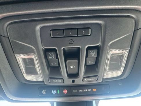 Used 2022 GMC Sierra 1500 AT4 w/ AT4 Premium Package AWD/4WD image 9