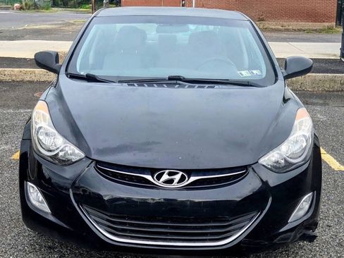 Used 2013 Hyundai Elantra GLS w/ Preferred Pkg FWD image 2