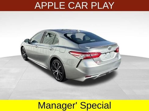 Used 2020 Toyota Camry SE image 5