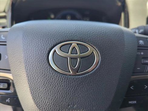 Used 2025 Toyota Camry LE FWD image 30