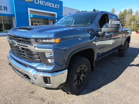 New 2026 Chevrolet Silverado 2500 LT image 3