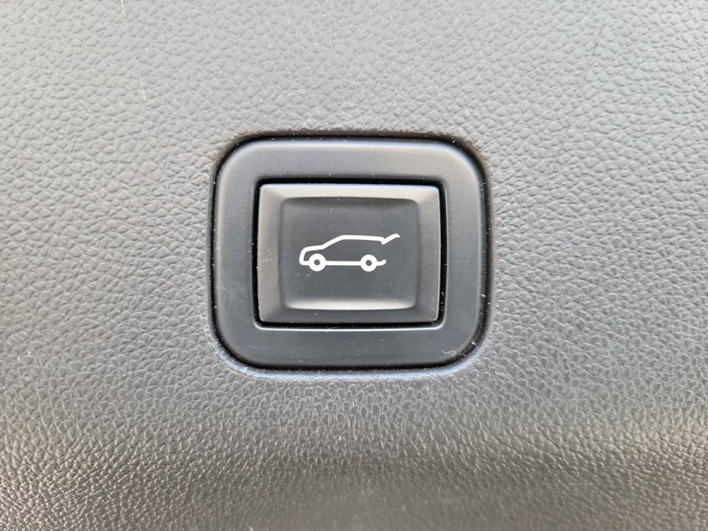 Used 2021 GMC Yukon AT4 w/ AT4 Premium Plus Package AWD/4WD image 9