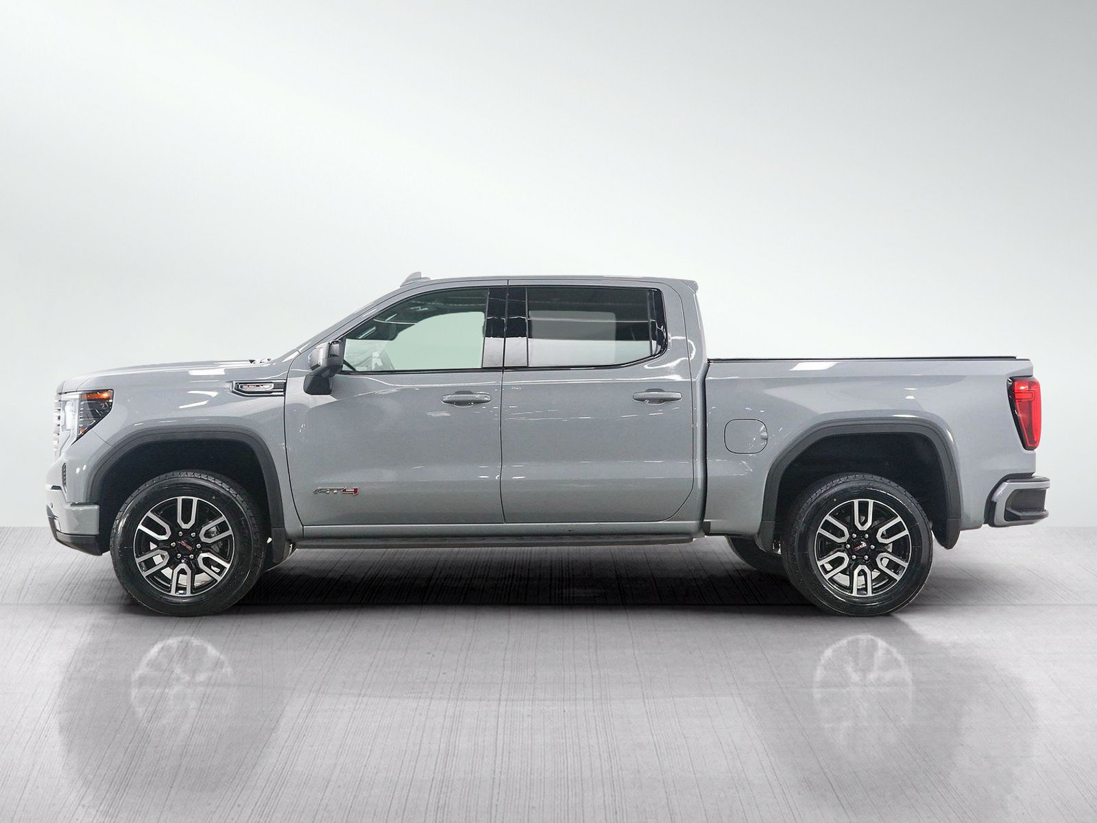 Used 2025 GMC Sierra 1500 AT4 w/ AT4 Premium Package AWD/4WD image 2