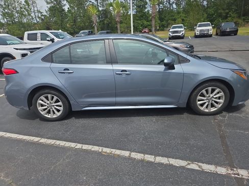 Used 2023 Toyota Corolla LE w/ LE Convenience Package FWD image 7