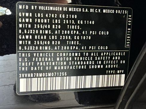 Used 2025 Volkswagen Tiguan SE R-Line FWD image 24