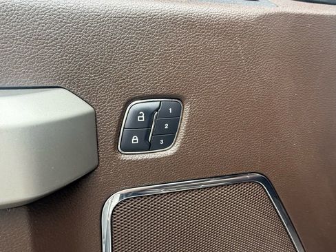 Used 2017 Ford F250 King Ranch w/ King Ranch Ultimate Package AWD/4WD image 19