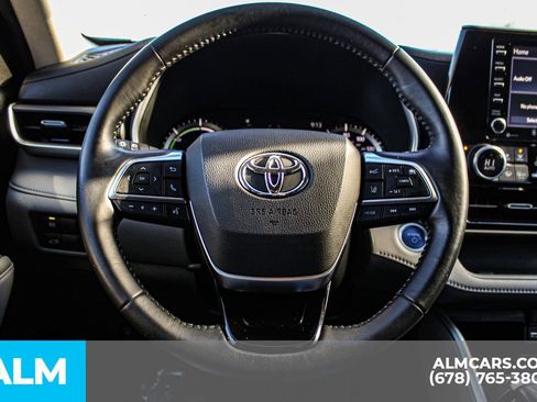 Used 2021 Toyota Highlander XLE image 28