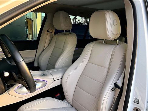 Used 2023 Mercedes-Benz GLS 450 4MATIC image 25