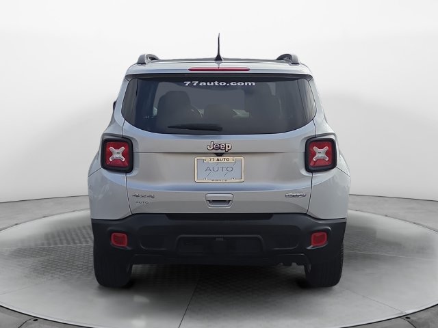 Used 2019 Jeep Renegade Latitude AWD/4WD image 4