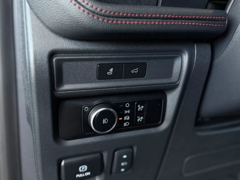 Used 2024 Ford Expedition Max Limited AWD/4WD image 30