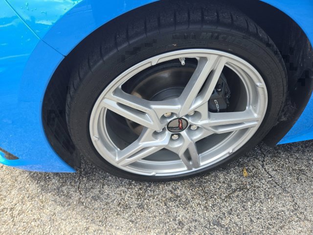 Used 2021 Chevrolet Corvette Stingray Coupe w/ Body-Color Dual Roof Package RWD image 15