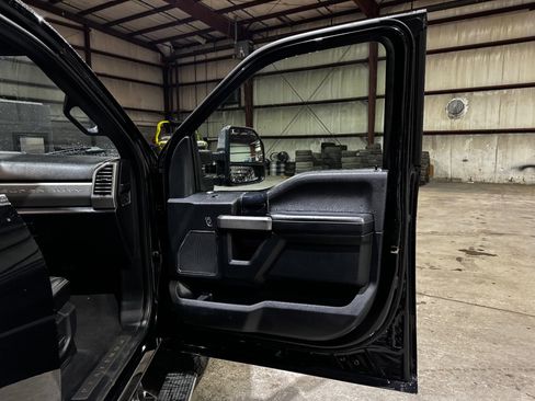 Used 2020 Ford F350 Platinum w/ Tremor Off-Road Package image 25