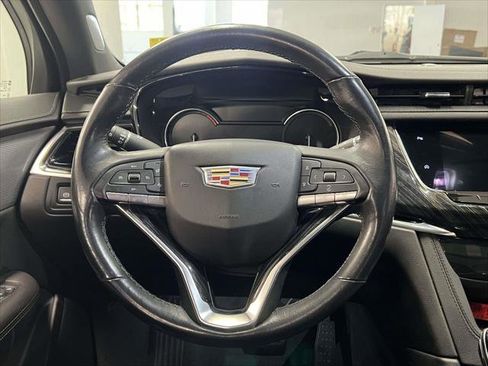 Used 2022 Cadillac XT6 Premium Luxury image 15