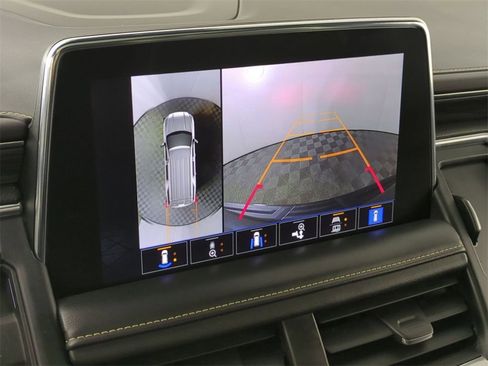 Used 2023 GMC Yukon SLT w/ SLT Premium Package image 15