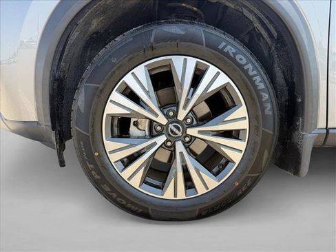 Used 2023 Nissan Rogue SV FWD image 26