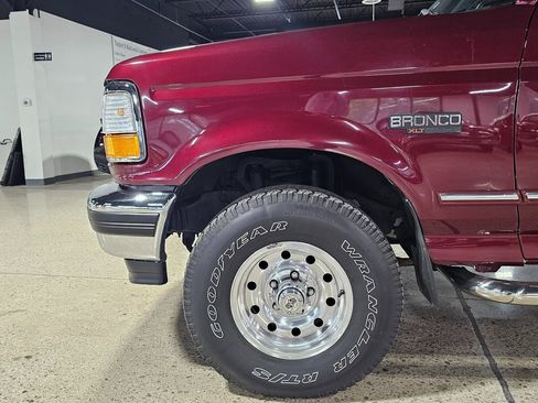 Used 1996 Ford Bronco XLT image 18