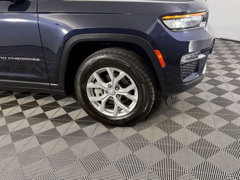 Used 2023 Jeep Grand Cherokee Limited RWD image 14