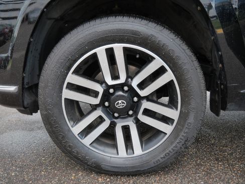 Certified 2022 Toyota 4Runner Limited AWD/4WD image 15