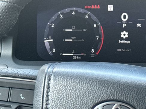 Used 2025 Toyota Tacoma TRD Sport AWD/4WD image 29
