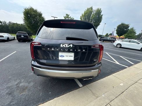 Used 2025 Kia Telluride S AWD/4WD image 6